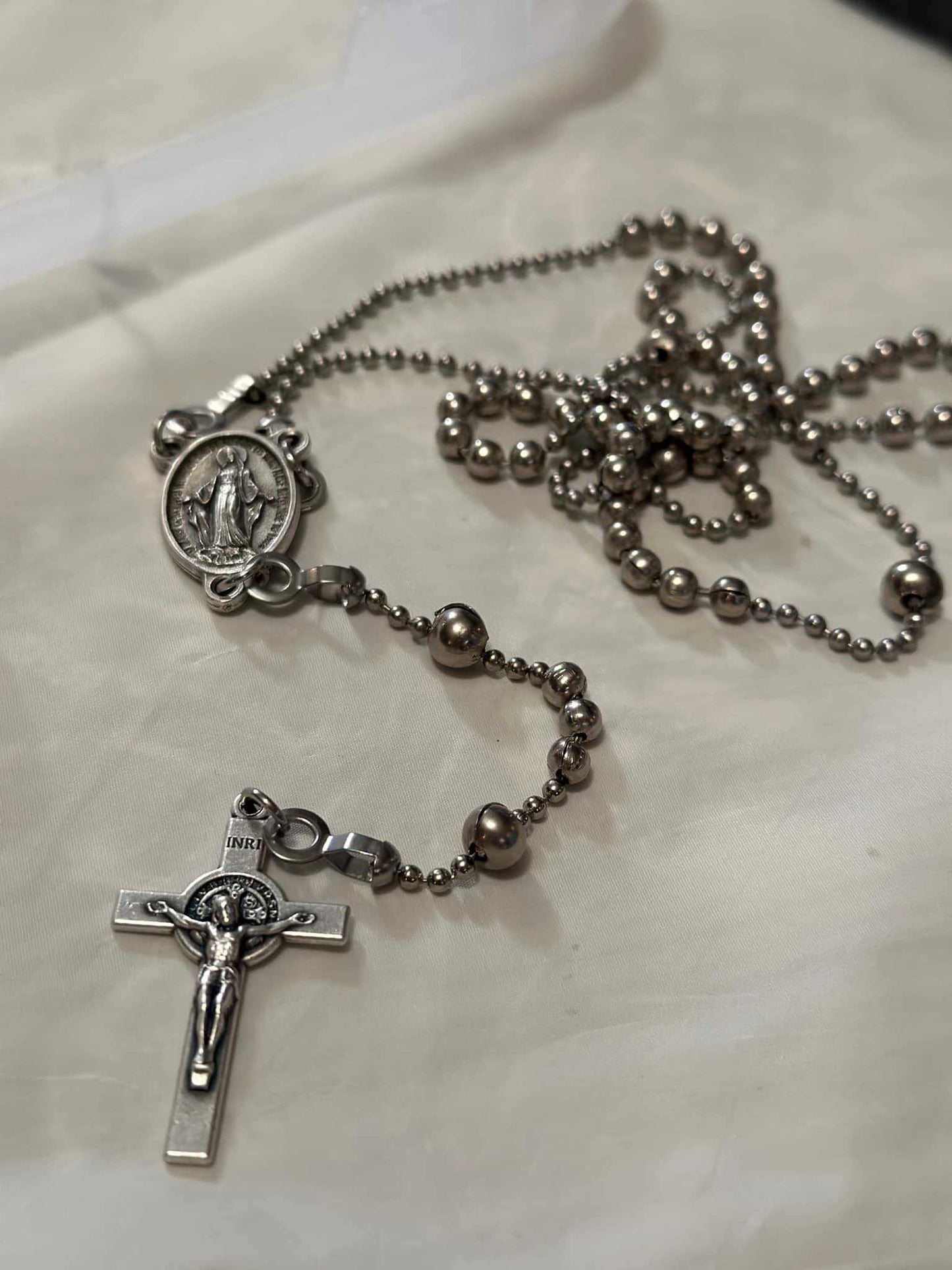 Glory to the Heroes Rosary with St. Benedict Cross